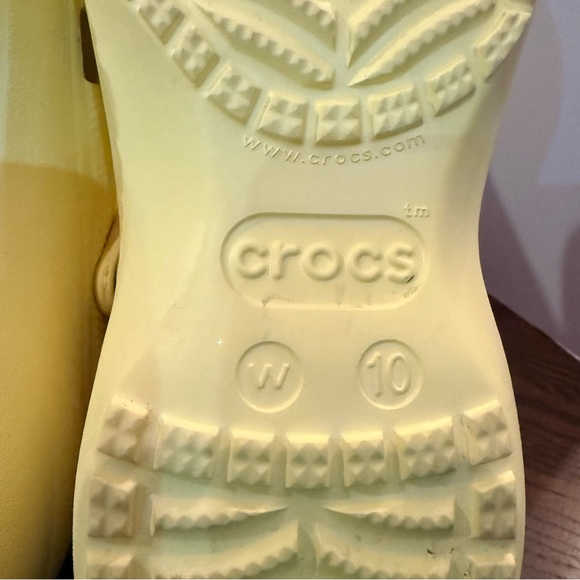 CROCS Yellow Women's classic platform Clogs. Platform. Size 10 - Picture 6 of 6
